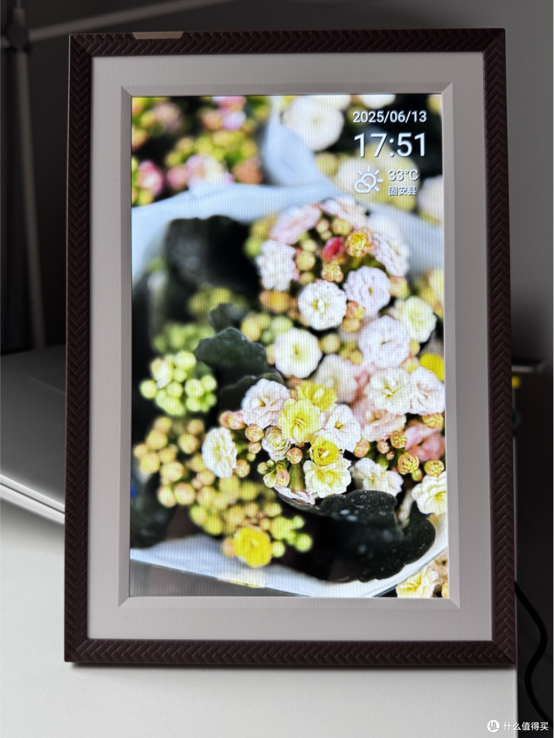 照片只能存手机相册?ARZOPA D10 数码相框解锁照片展示新体验