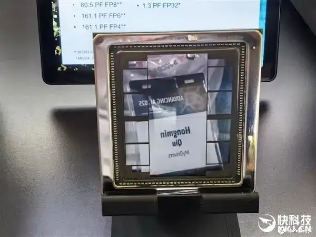 AMD AI加速卡升级288GB内存、1400W功耗野兽！下代更是80万兆网卡