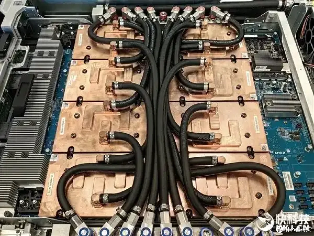 AMD AI加速卡升级288GB内存、1400W功耗野兽！下代更是80万兆网卡