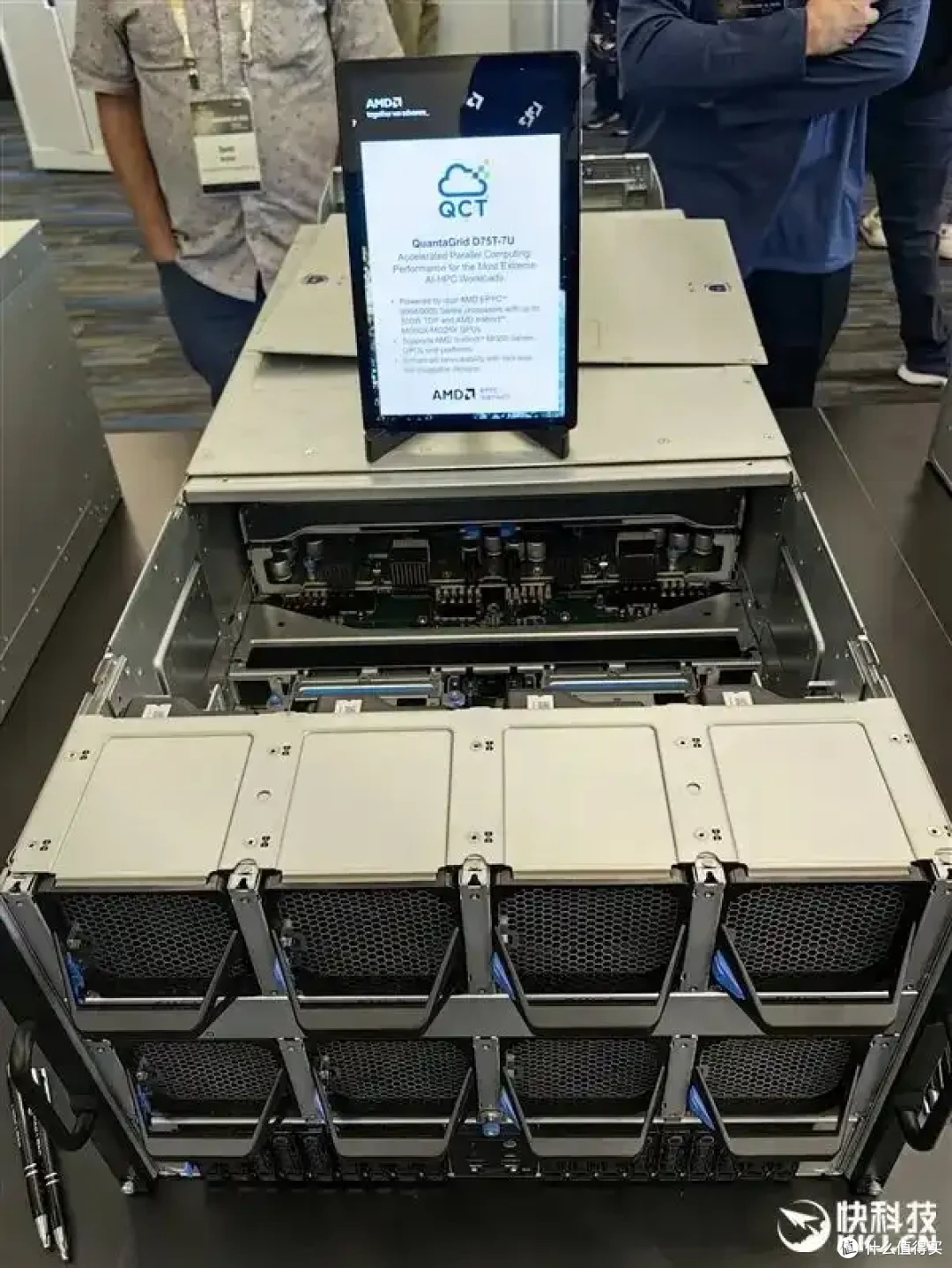 AMD AI加速卡升级288GB内存、1400W功耗野兽！下代更是80万兆网卡