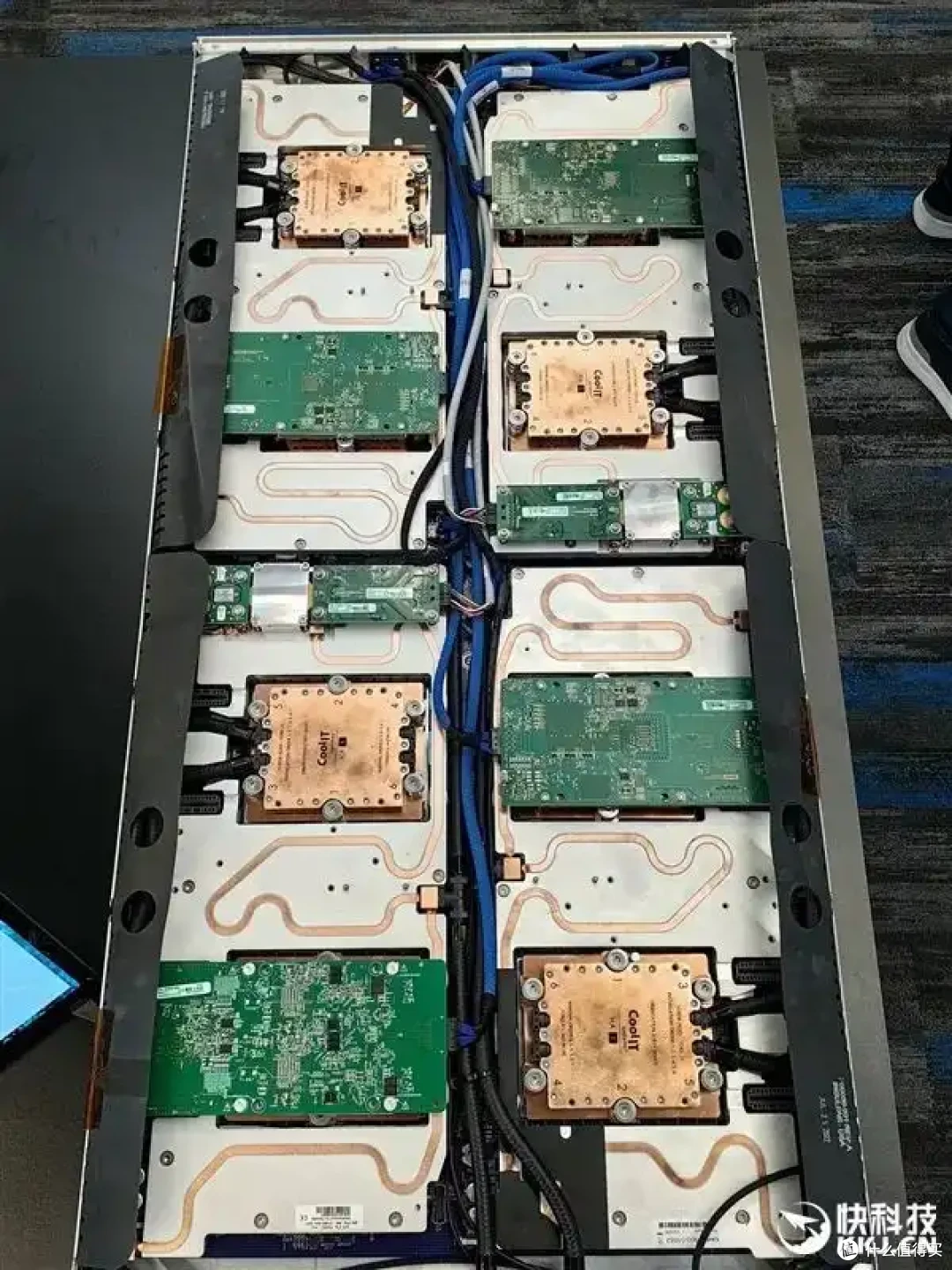 AMD AI加速卡升级288GB内存、1400W功耗野兽！下代更是80万兆网卡