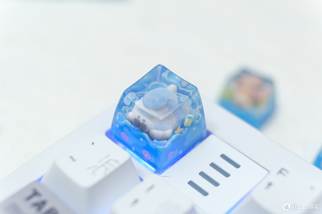 炎炎夏日的一丝清凉意，KEYMOJI键墨泳池派对个性键帽