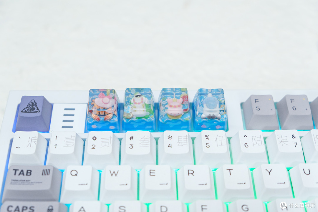 炎炎夏日的一丝清凉意，KEYMOJI键墨泳池派对个性键帽