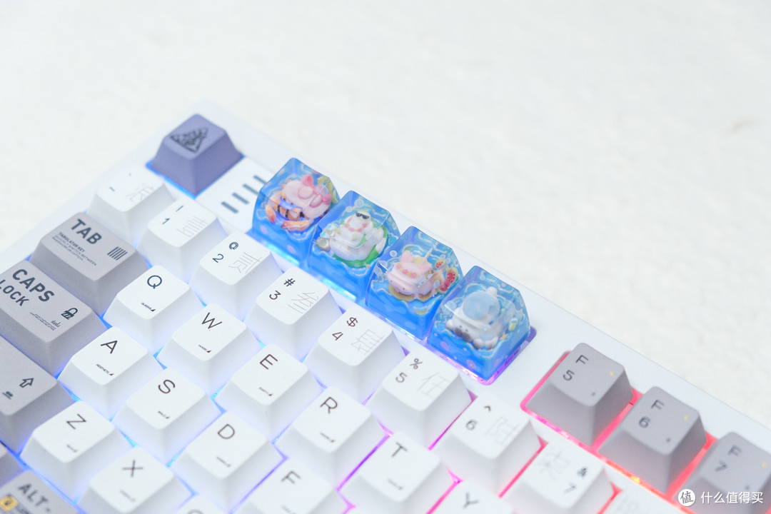 炎炎夏日的一丝清凉意，KEYMOJI键墨泳池派对个性键帽