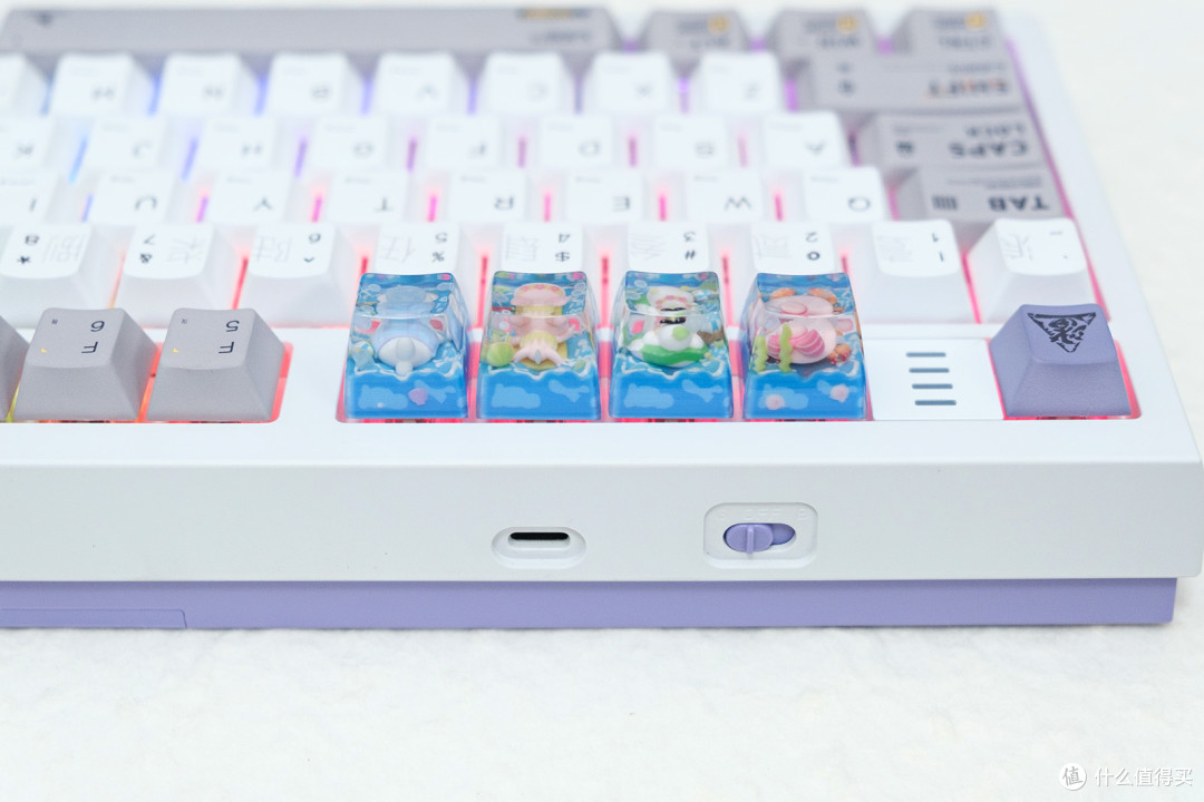 炎炎夏日的一丝清凉意，KEYMOJI键墨泳池派对个性键帽