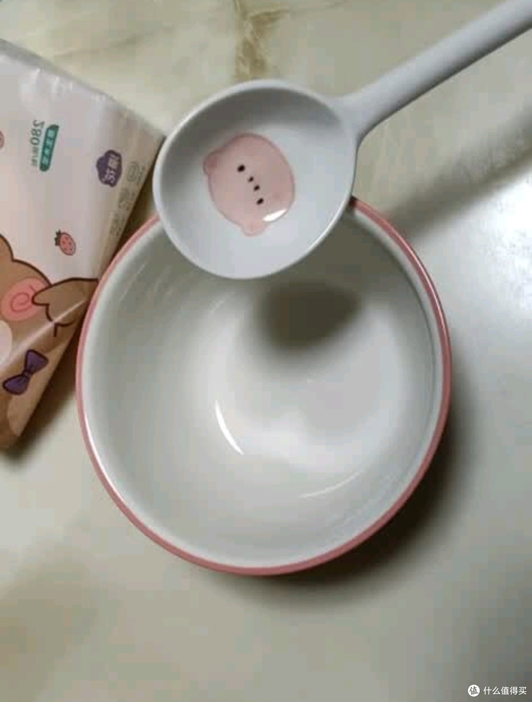 快递×釉下彩卡通餐具：用萌趣点亮三餐的治愈美学