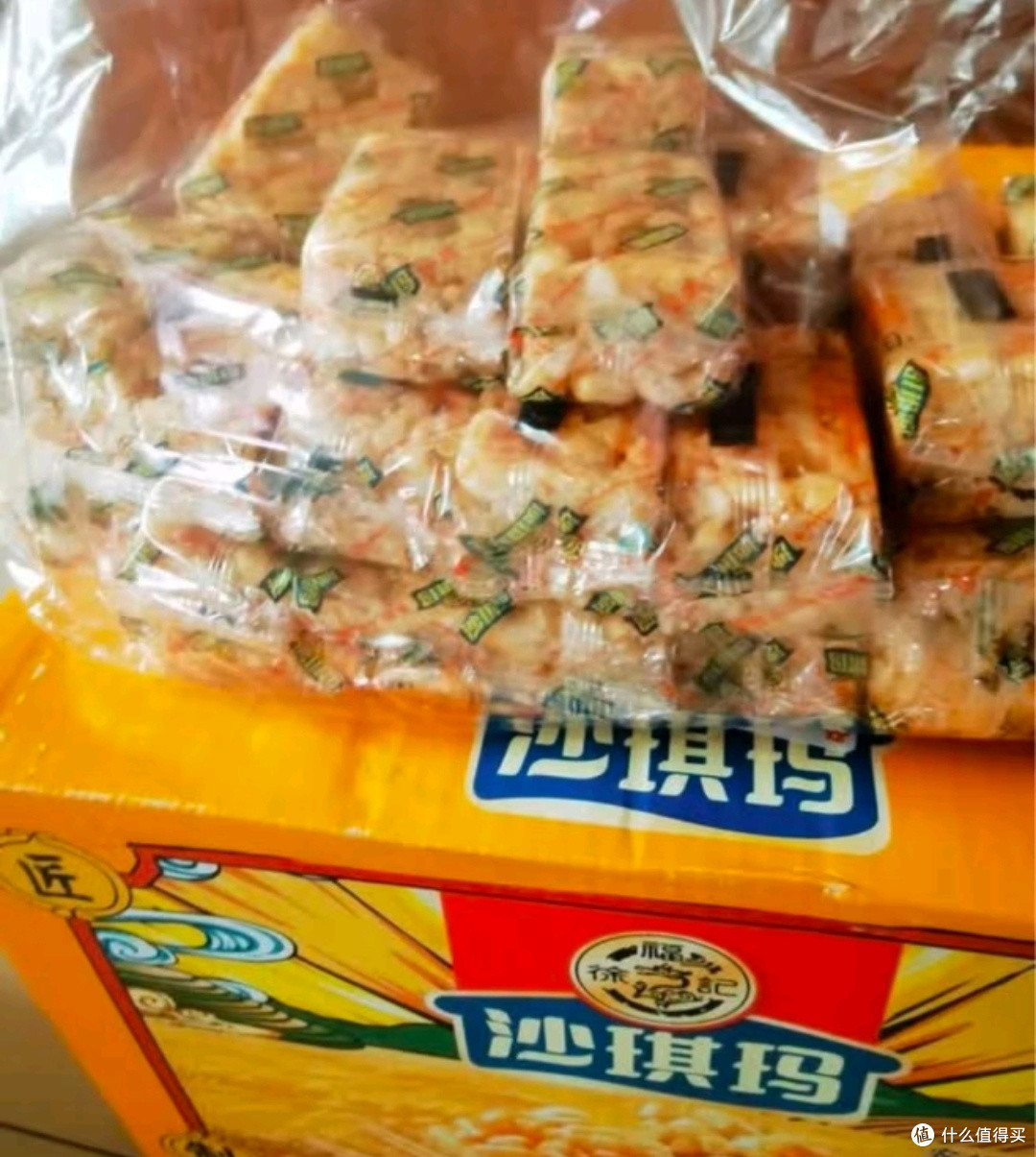 徐福记蛋酥肉松沙琪玛：1.011kg箱装43枚，一口酥香超满足✨