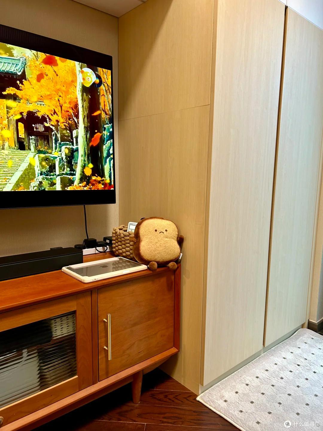 香港一姑娘的房子火了,12㎡首付仅90w,网友:好高级,好想住进去