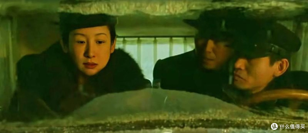 《悬崖之上》谍战片的紧凑叙事