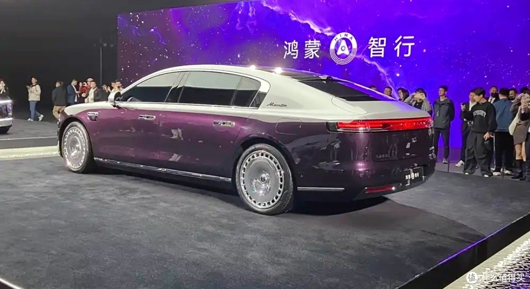 尊界 S800:70.8 万起的豪华车,能否吸引你的目光?
