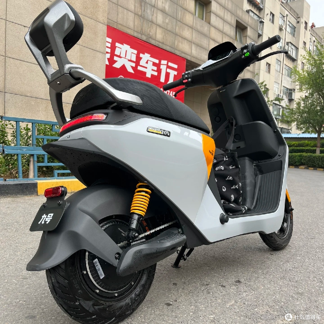 九号F2z 110Max：性价比之选！