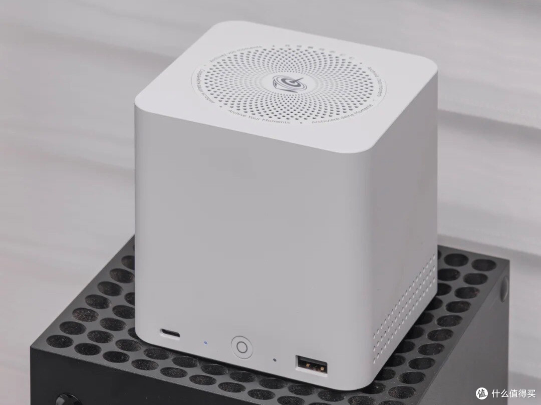 零刻 Me mini：六盘位全闪 NAS 准系统！