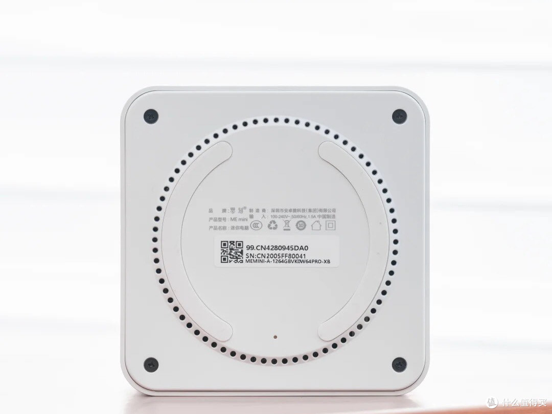 零刻 Me mini：六盘位全闪 NAS 准系统！