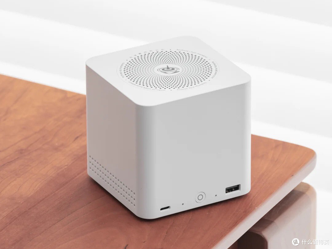 零刻 Me mini：六盘位全闪 NAS 准系统！