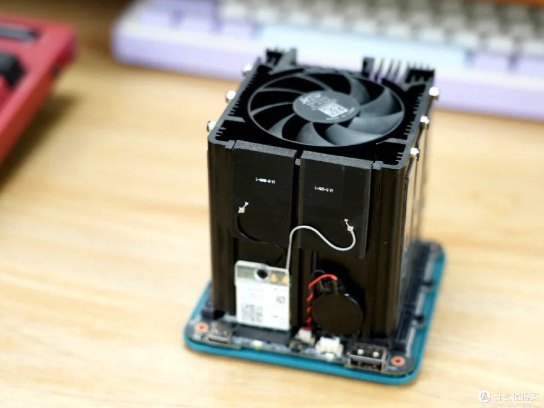 零刻ME mini主机：小巧高效的家庭办公选择！