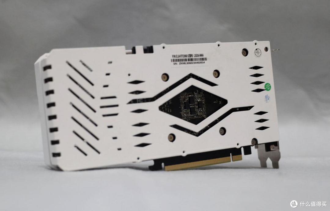 老头环衍生作，艾尔莎RTX3060幻雷者12G和你体验《艾尔登法环》