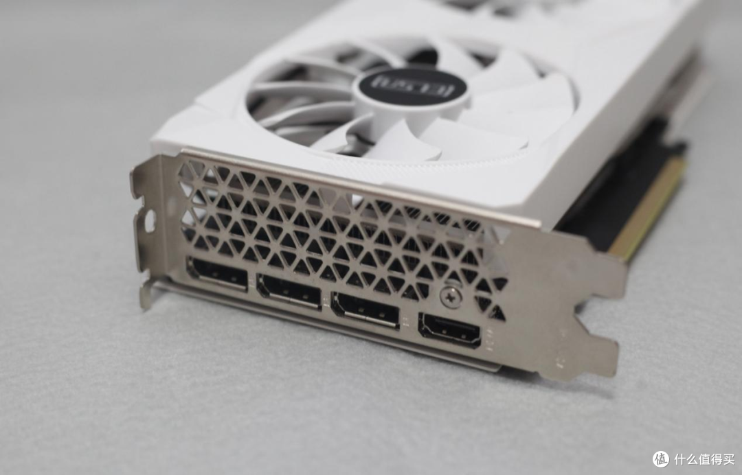 老头环衍生作，艾尔莎RTX3060幻雷者12G和你体验《艾尔登法环》