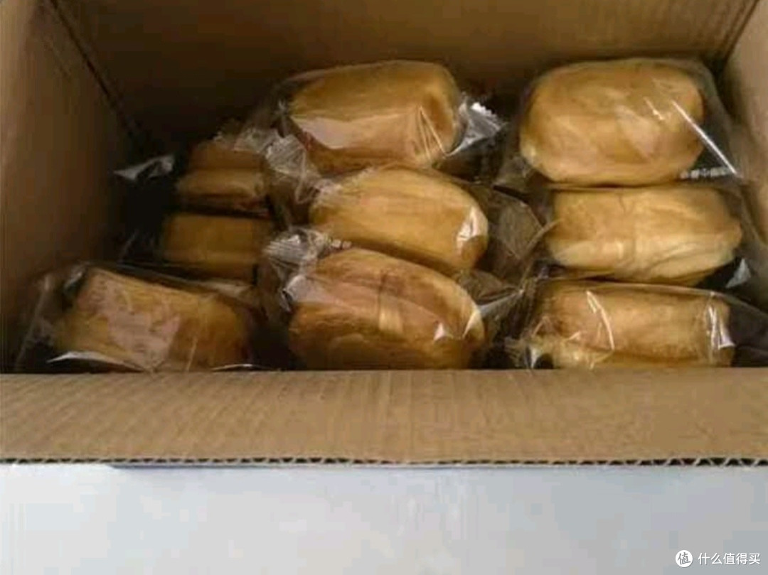 三只松鼠椰蓉手撕面包：早餐新选择，休闲好伴侣！