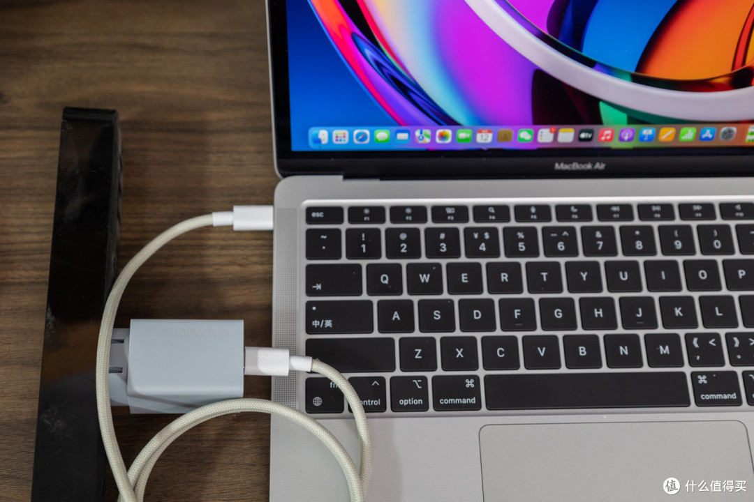 一加 Ace 5 至尊版：这“三芯怪兽”，把游戏手机卷到新高度？