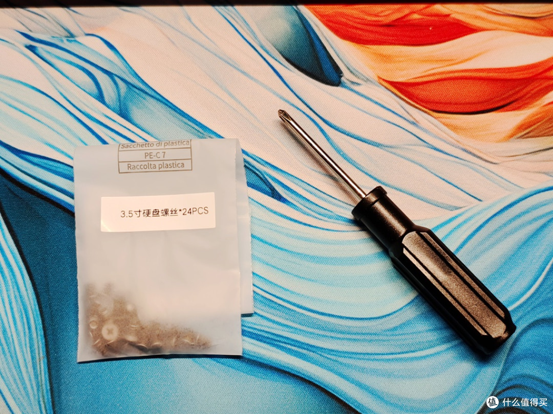 小白也能轻松上手专业NAS?绿联云端收藏家限定款NAS礼盒实测体验