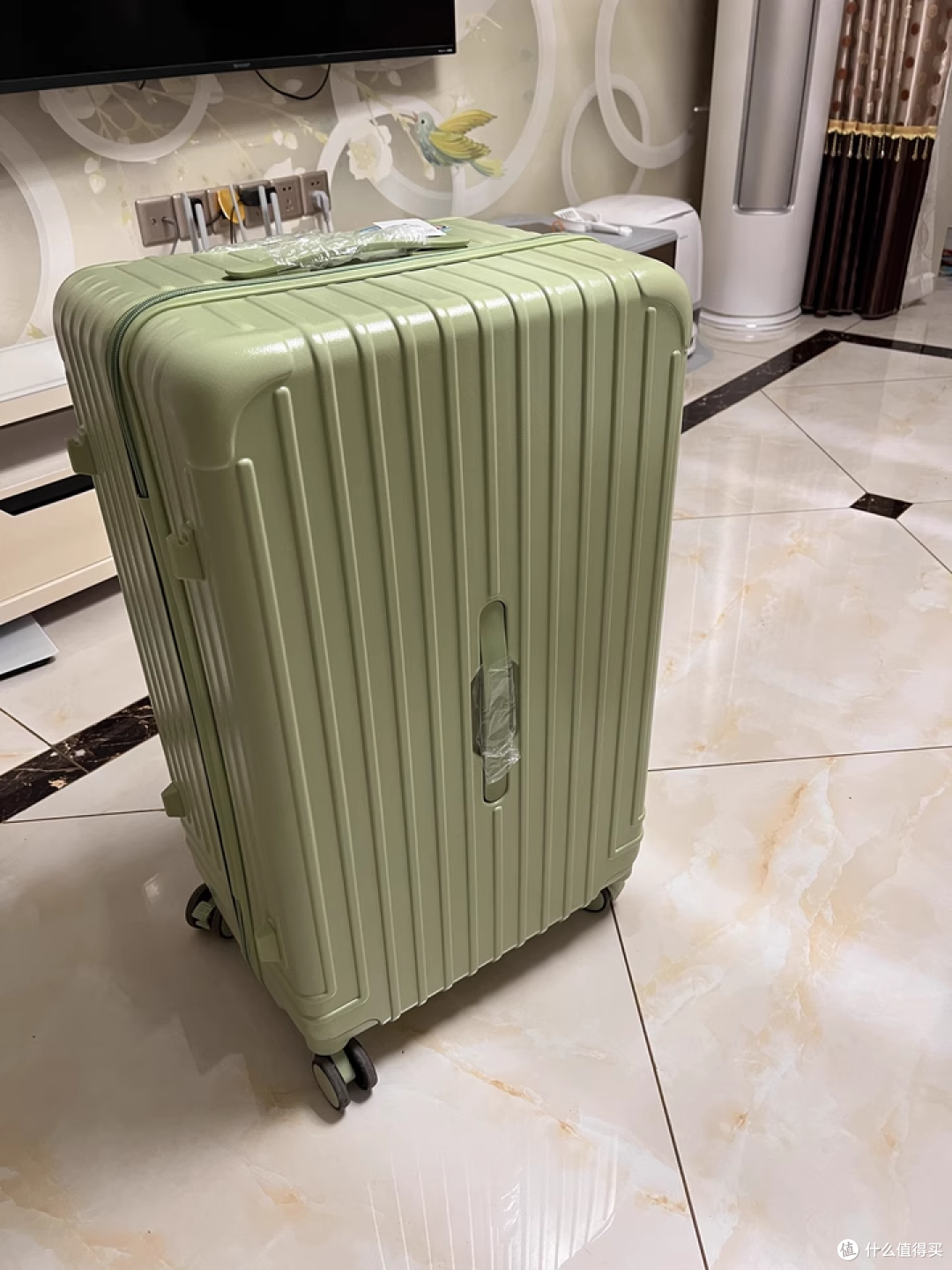 大嘴猴 20 寸登机箱测评:颜值与实用兼具的出行伴侣