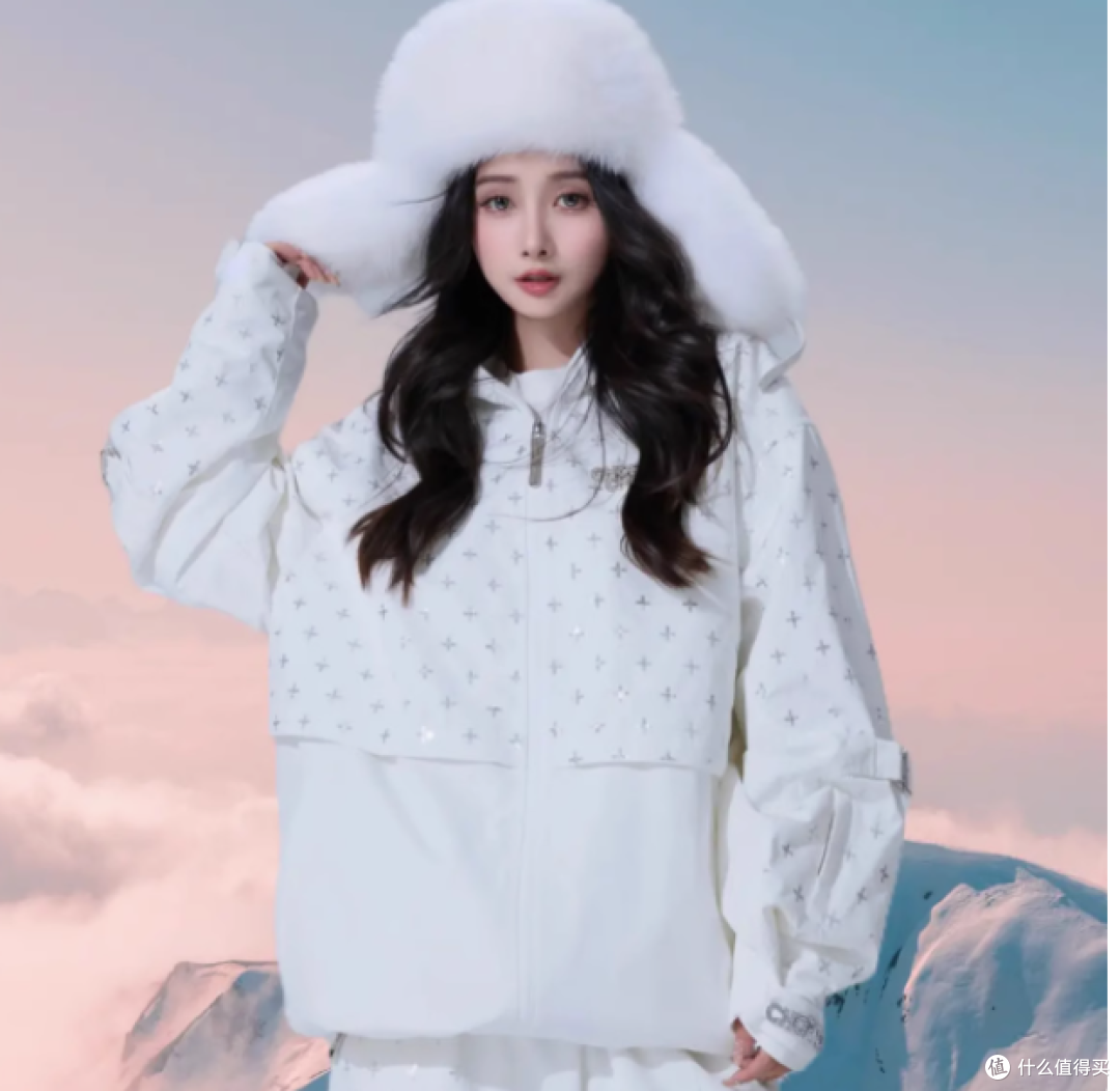 闪耀雪场:CHOPCHOP 亮片满天星银标 3L 滑雪服套装