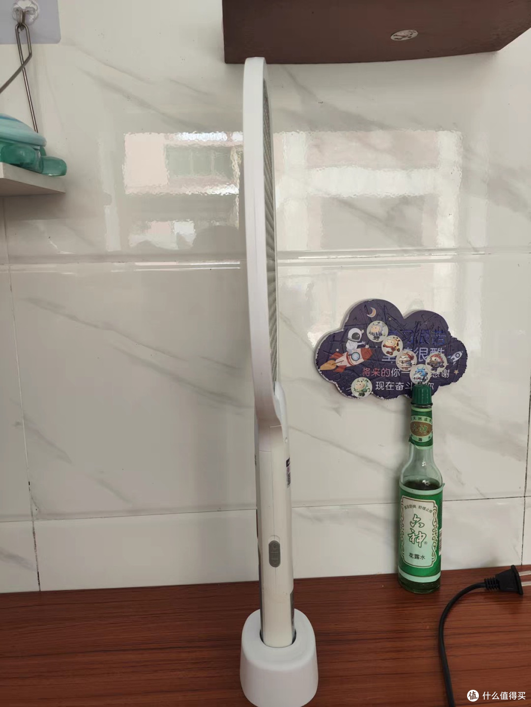 防蚊好物奥克斯电蚊拍:充电式灭蚊灯效果如何?