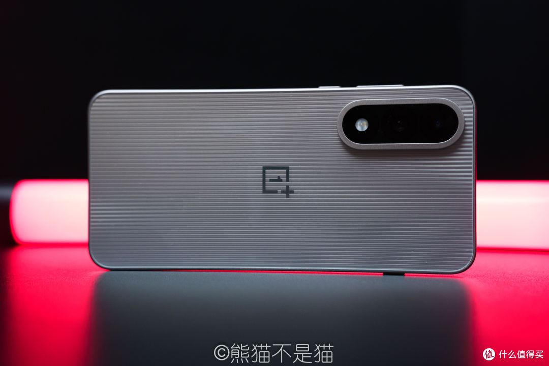背面整体