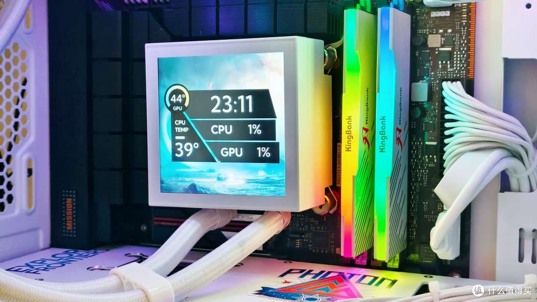 纯白性能怪兽:14代酷睿i7+ARC B570+闪鳞G600打造极致3i游戏主机