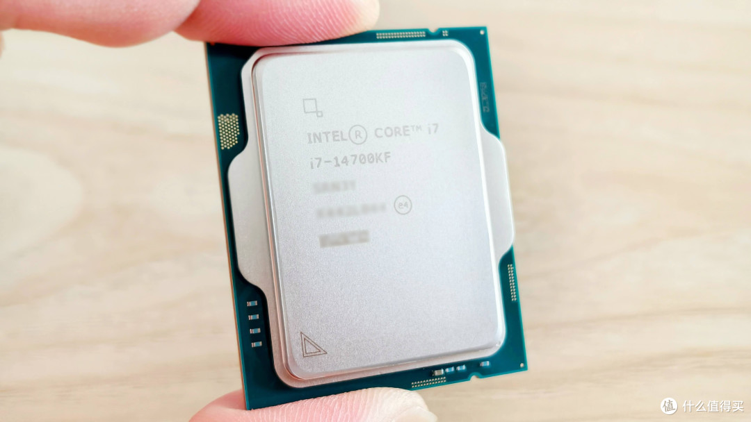 纯白性能怪兽:14代酷睿i7+ARC B570+闪鳞G600打造极致3i游戏主机
