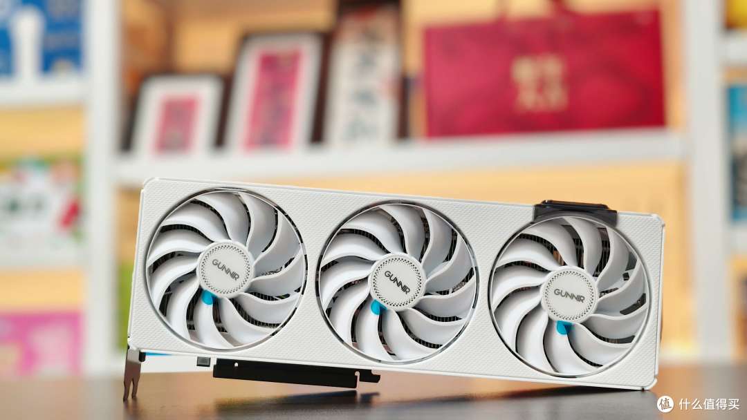 纯白性能怪兽:14代酷睿i7+ARC B570+闪鳞G600打造极致3i游戏主机
