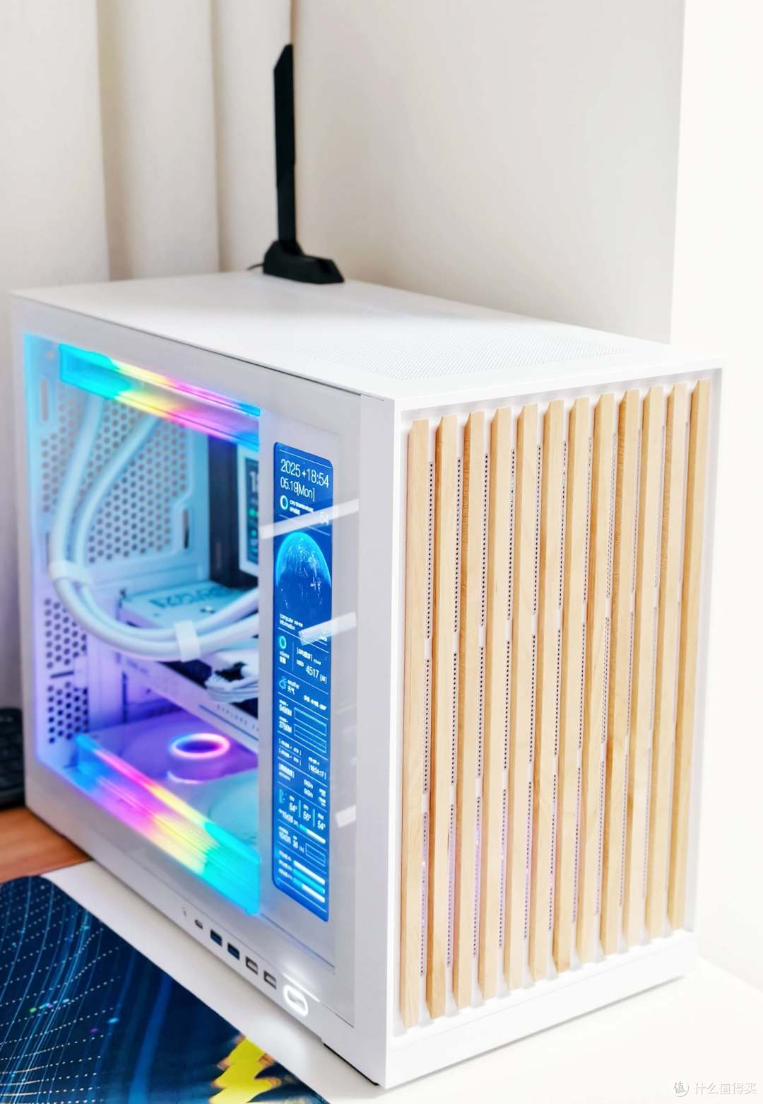 纯白性能怪兽:14代酷睿i7+ARC B570+闪鳞G600打造极致3i游戏主机