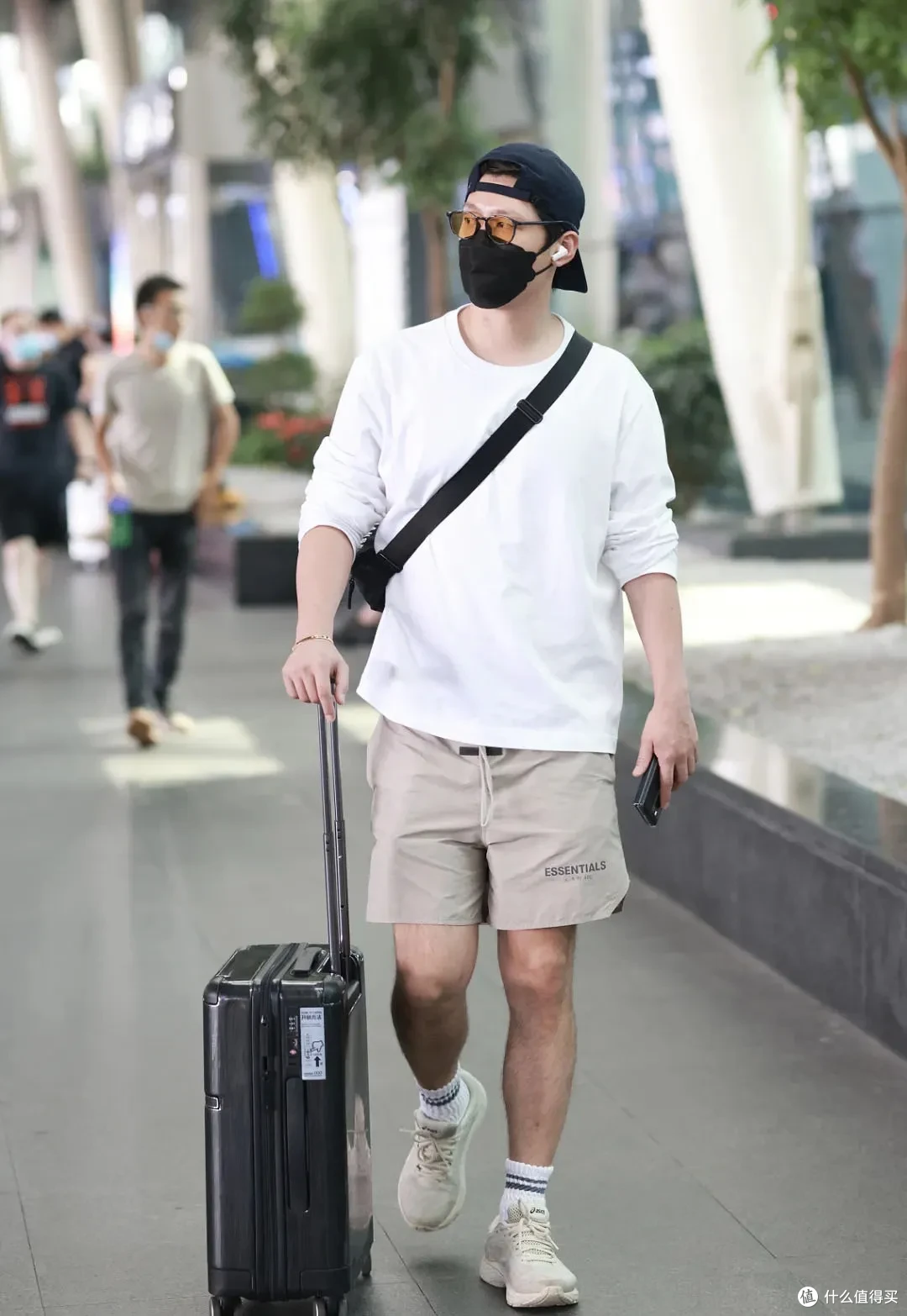直男极简主义：这件单品凭什么能扛整个夏天？