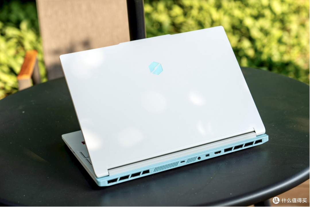 机械革命蛟龙16Z Pro登场:锐龙9+RTX5070,战力美学新标杆!