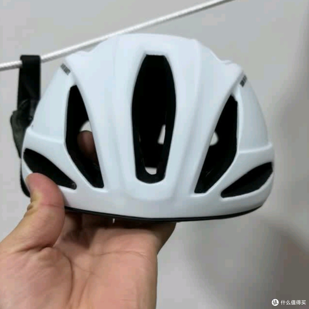 森瑞梦山地公路自行车骑行头盔:破风竞速,轻量透气的安全守护者