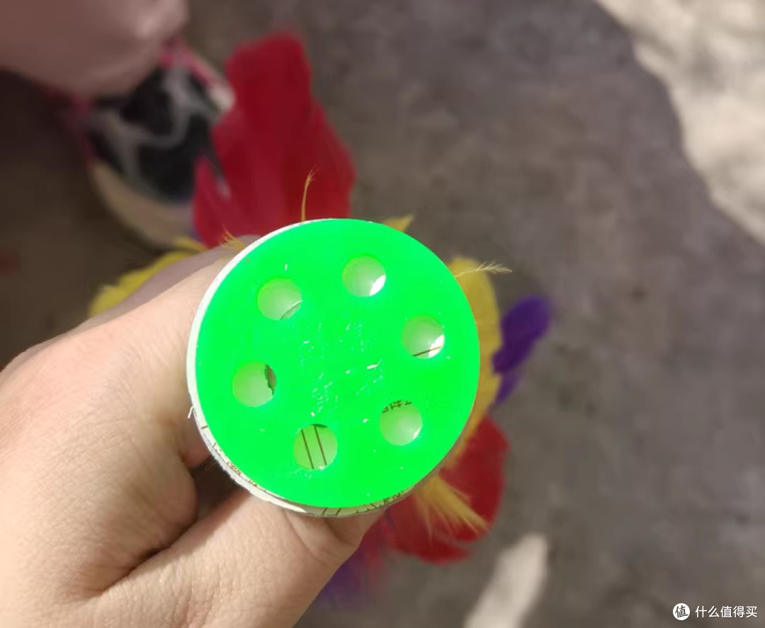 踢毽子,也是不错的亲子活动