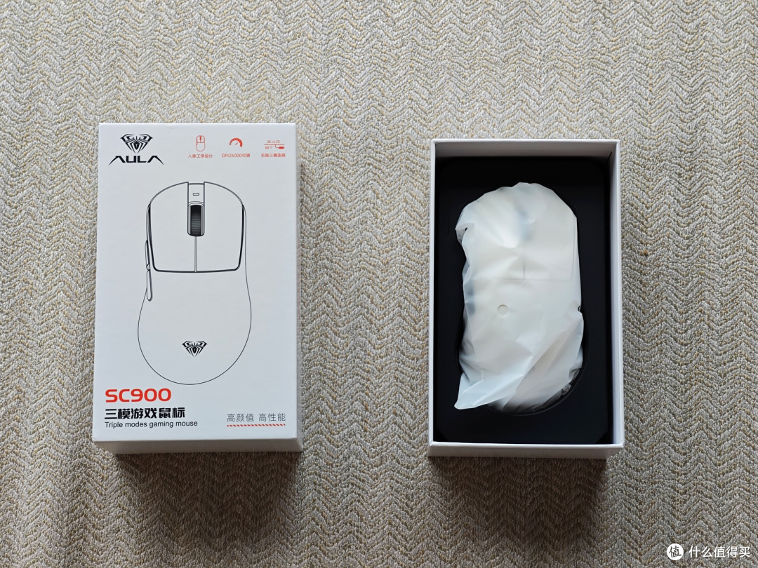 “换电”!告别电量焦虑的新解法:狼蛛SC900 Pro鼠标评测