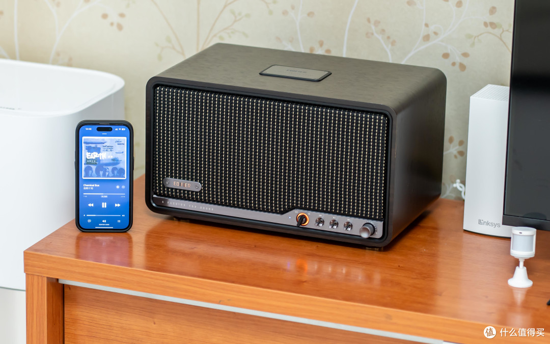 桌搭美学与音质盛宴：漫步者三款 Hi-Fi 音箱深度体验横评