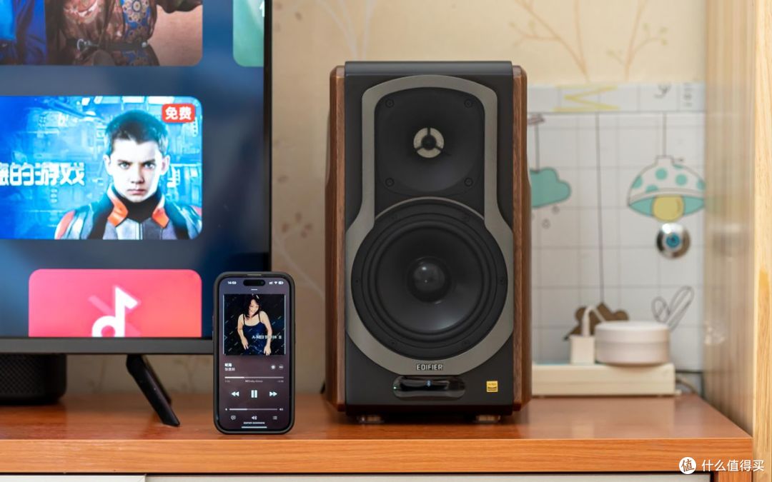 桌搭美学与音质盛宴：漫步者三款 Hi-Fi 音箱深度体验横评