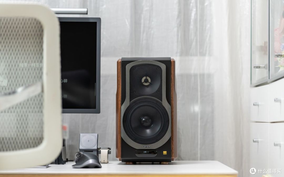 桌搭美学与音质盛宴：漫步者三款 Hi-Fi 音箱深度体验横评