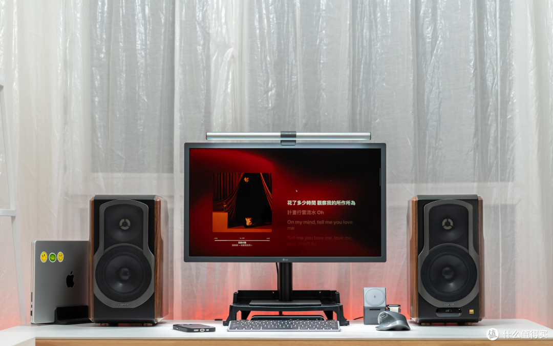 桌搭美学与音质盛宴：漫步者三款 Hi-Fi 音箱深度体验横评