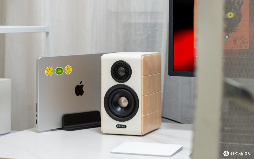 桌搭美学与音质盛宴：漫步者三款 Hi-Fi 音箱深度体验横评