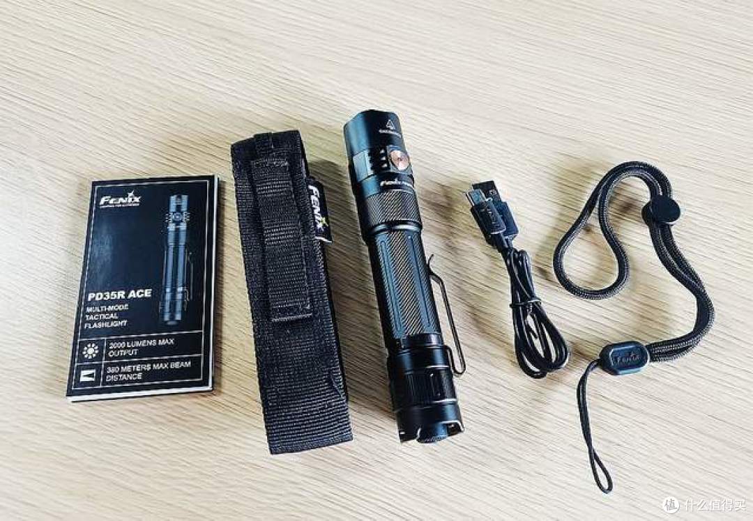 Fenix PD35R ACE：重磅出击的年度力作，三合一战术直筒手电筒！