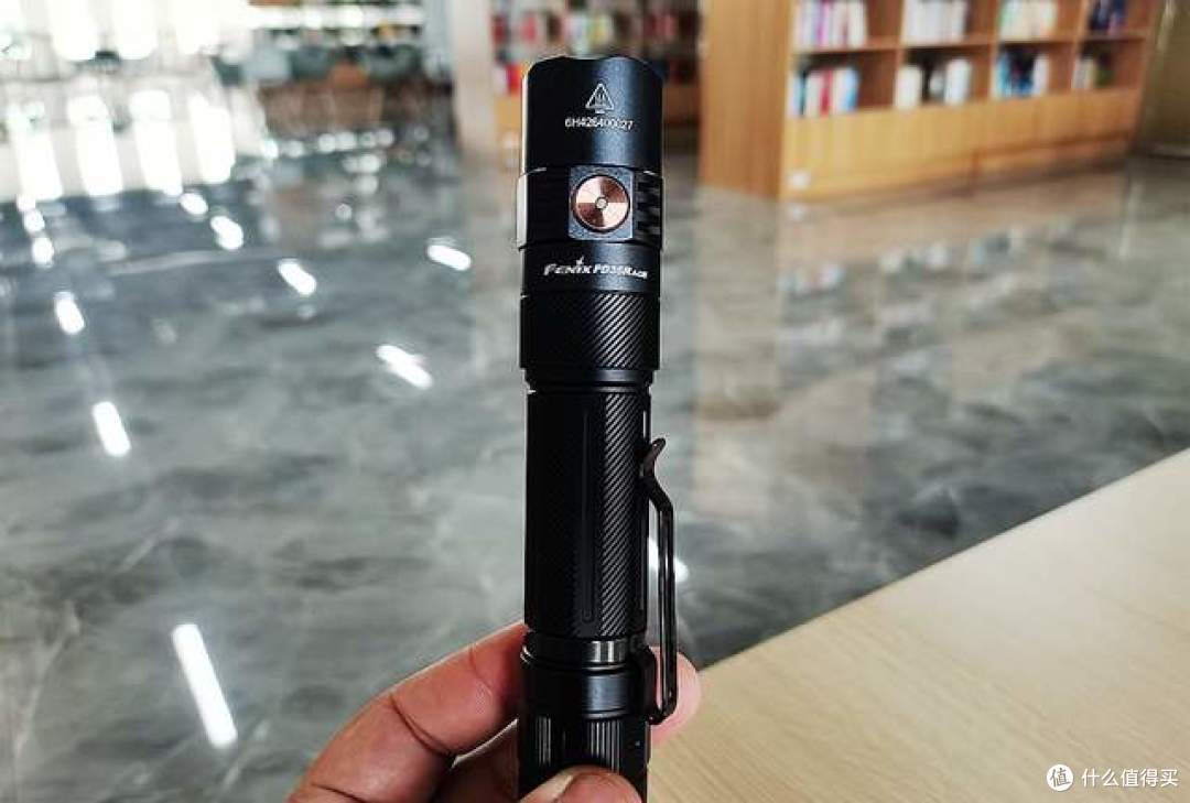Fenix PD35R ACE：重磅出击的年度力作，三合一战术直筒手电筒！