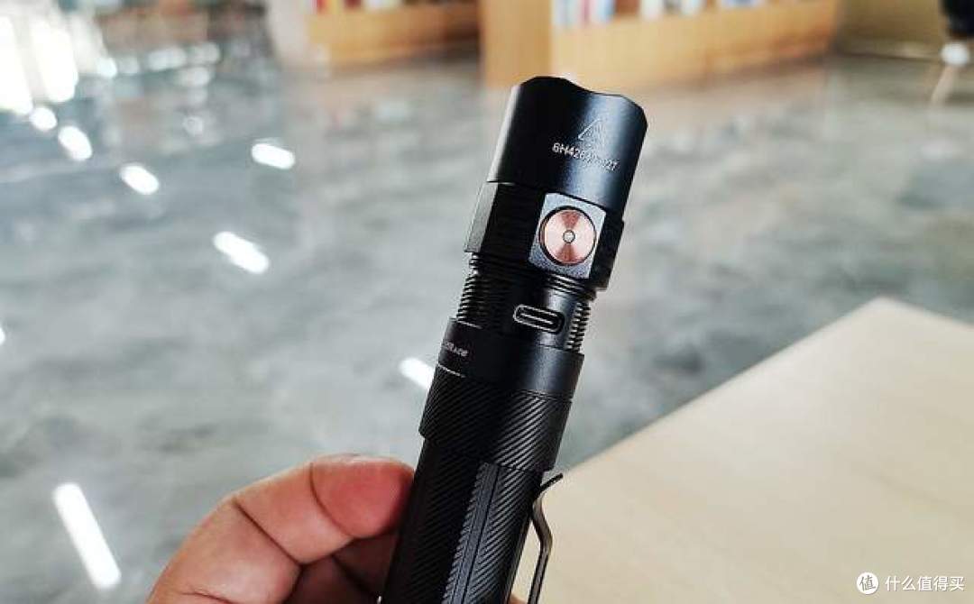 Fenix PD35R ACE：重磅出击的年度力作，三合一战术直筒手电筒！