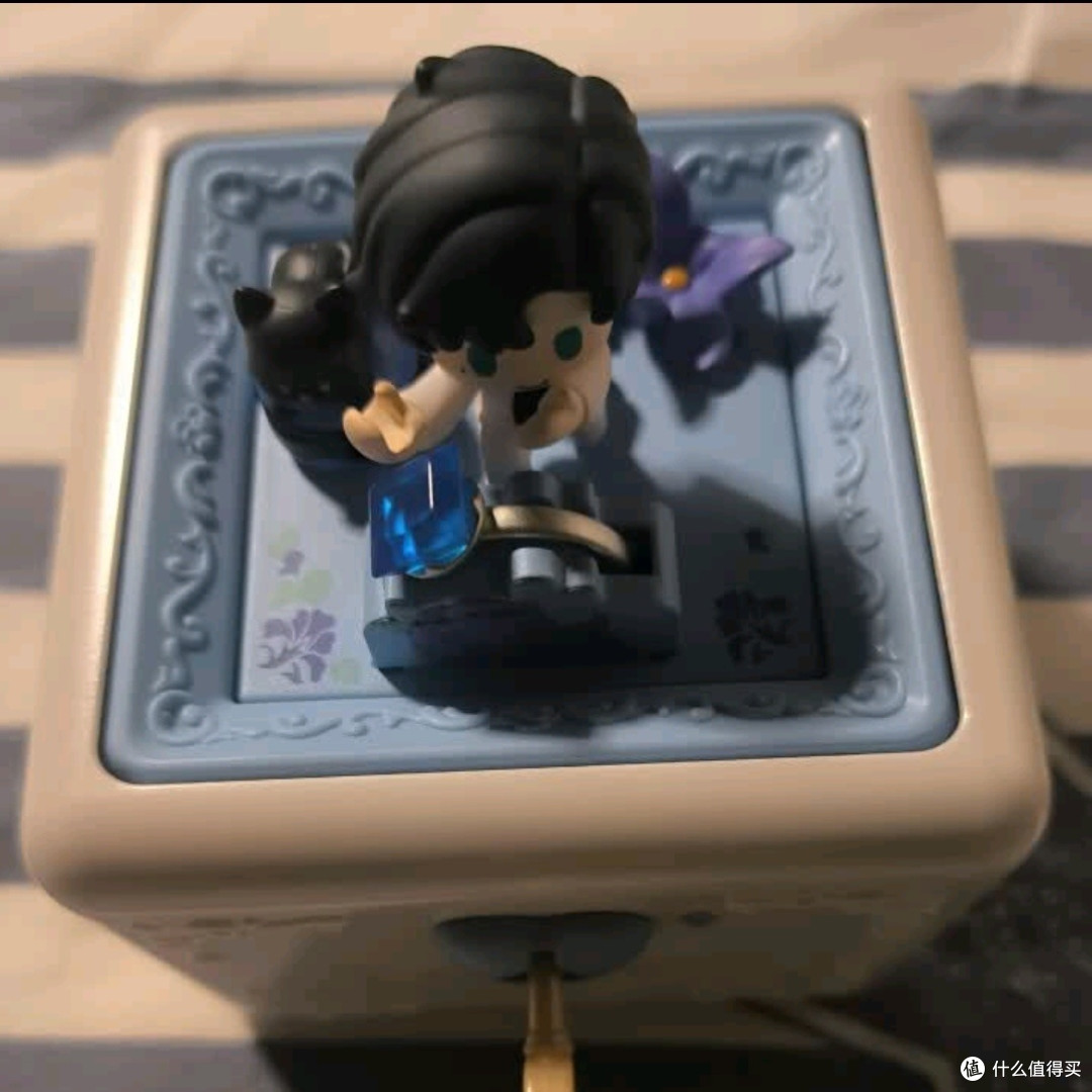 POP MART泡泡玛特光与夜之恋:儿童节里的梦幻惊喜
