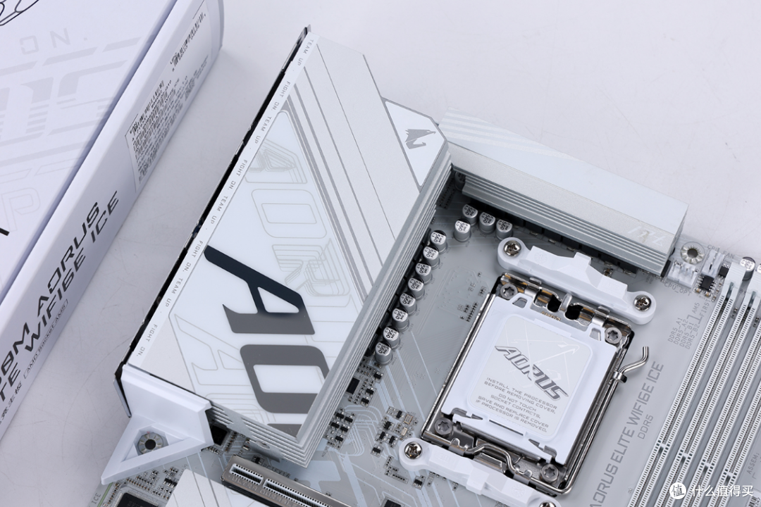 白色AMD性价比装机标准答案,技嘉B850M冰雕搭配98X3D实测