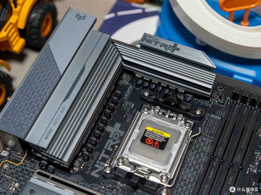 98X3D必备,千元高性价比大板,蓝宝石 NiTRO+氮动 B850A首发测评
