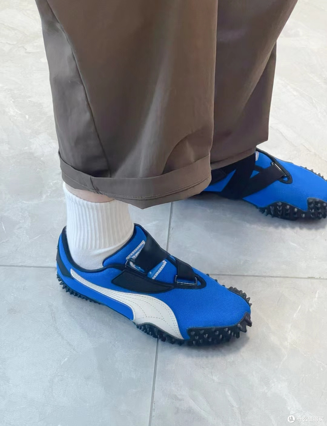 PUMA Mostro OG 蓝黑色薄底鞋:复古与潮流的碰撞