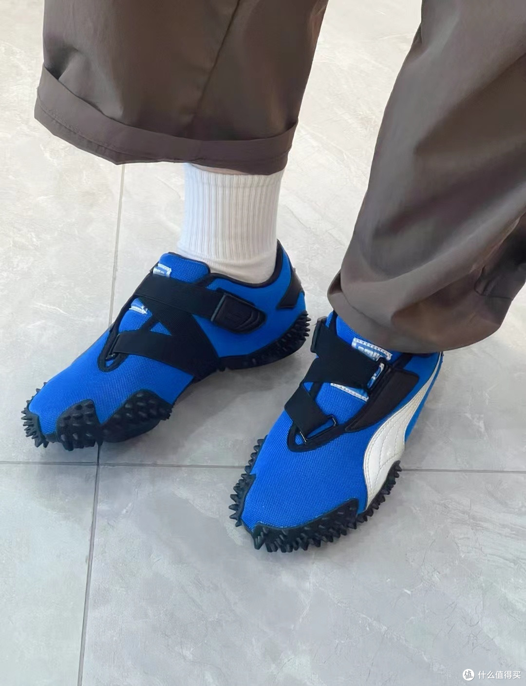 PUMA Mostro OG 蓝黑色薄底鞋:复古与潮流的碰撞
